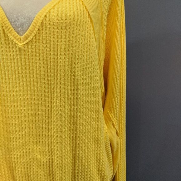Free People Light Yellow Sweater V-Neck | Small - Picture 4 of 6